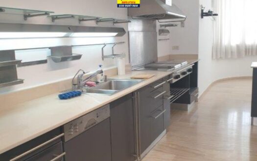 Duplex garden apartment for sale in Herzeliya Pituach