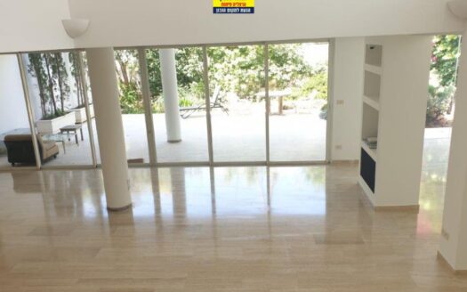 Duplex garden apartment for sale in Herzeliya Pituach