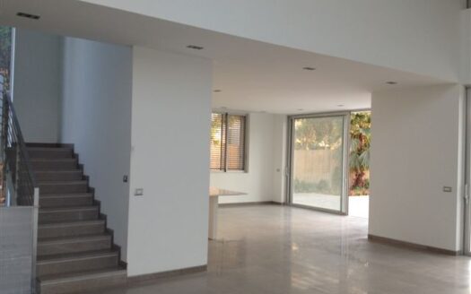 Impressive Villa for Rent in Cfar Shmariyahu