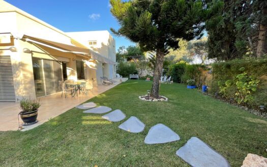 Charming Furnished House for Rent in Cfar Shmariyahu