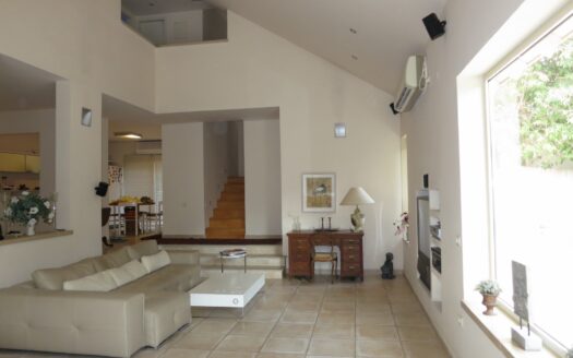 Charming Furnished House for Rent in Cfar Shmariyahu