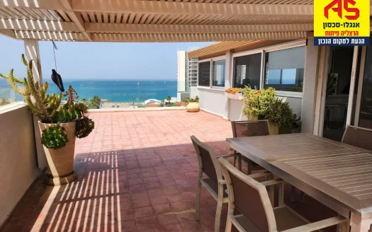Fully furnished 4 room apartment with seaview