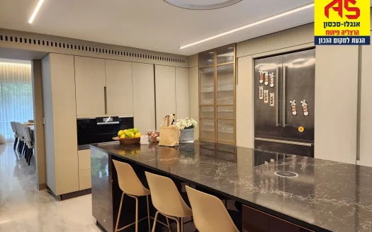 Beautifully Designed Representational Villa for Rent