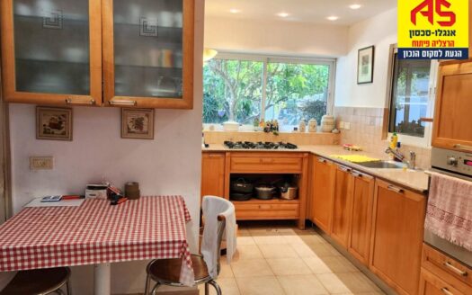 Exclusive Selection, Cottage in Prime Location for Sale!